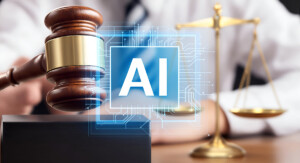 Richterhammer neben goldener Waage, davor leuchtet ein digitales Feld mit der Aufschrift „AI“.